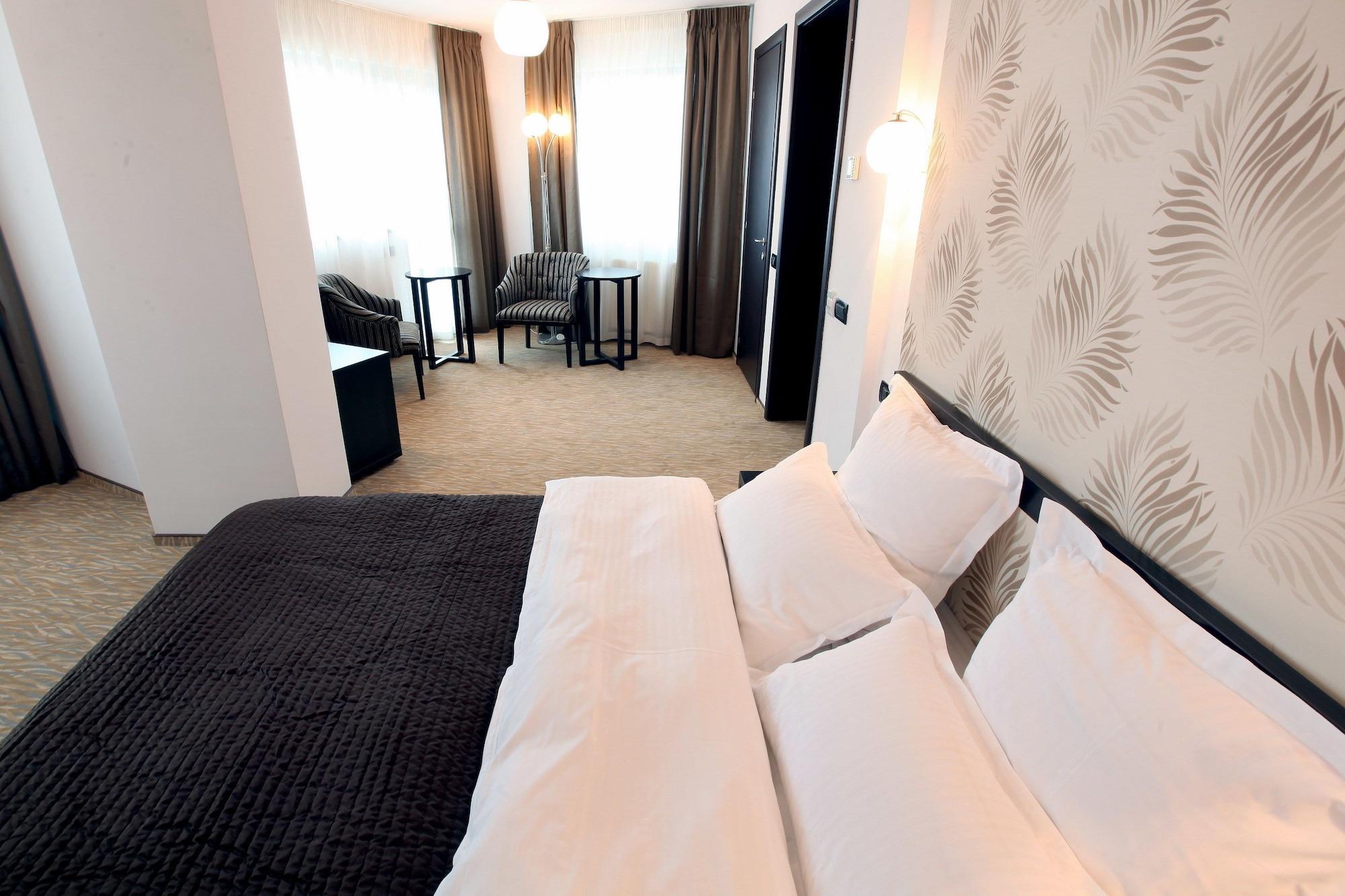 Ambiance Hotel Bucarest Exterior foto
